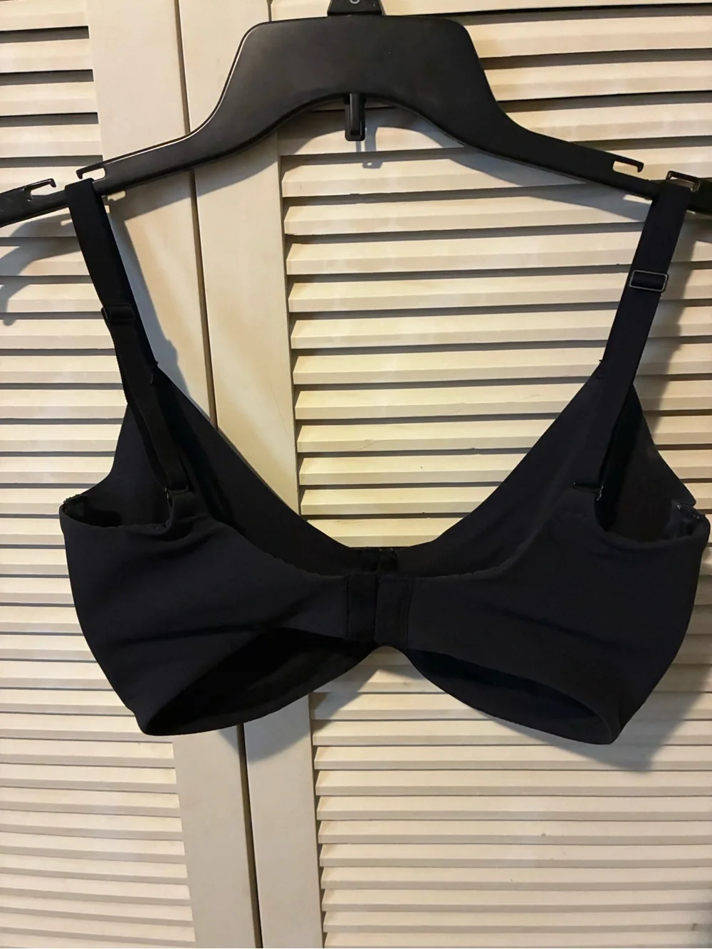 SKIMS Black Underwire Bralette with Adjustable Straps - Picture 2 of 3